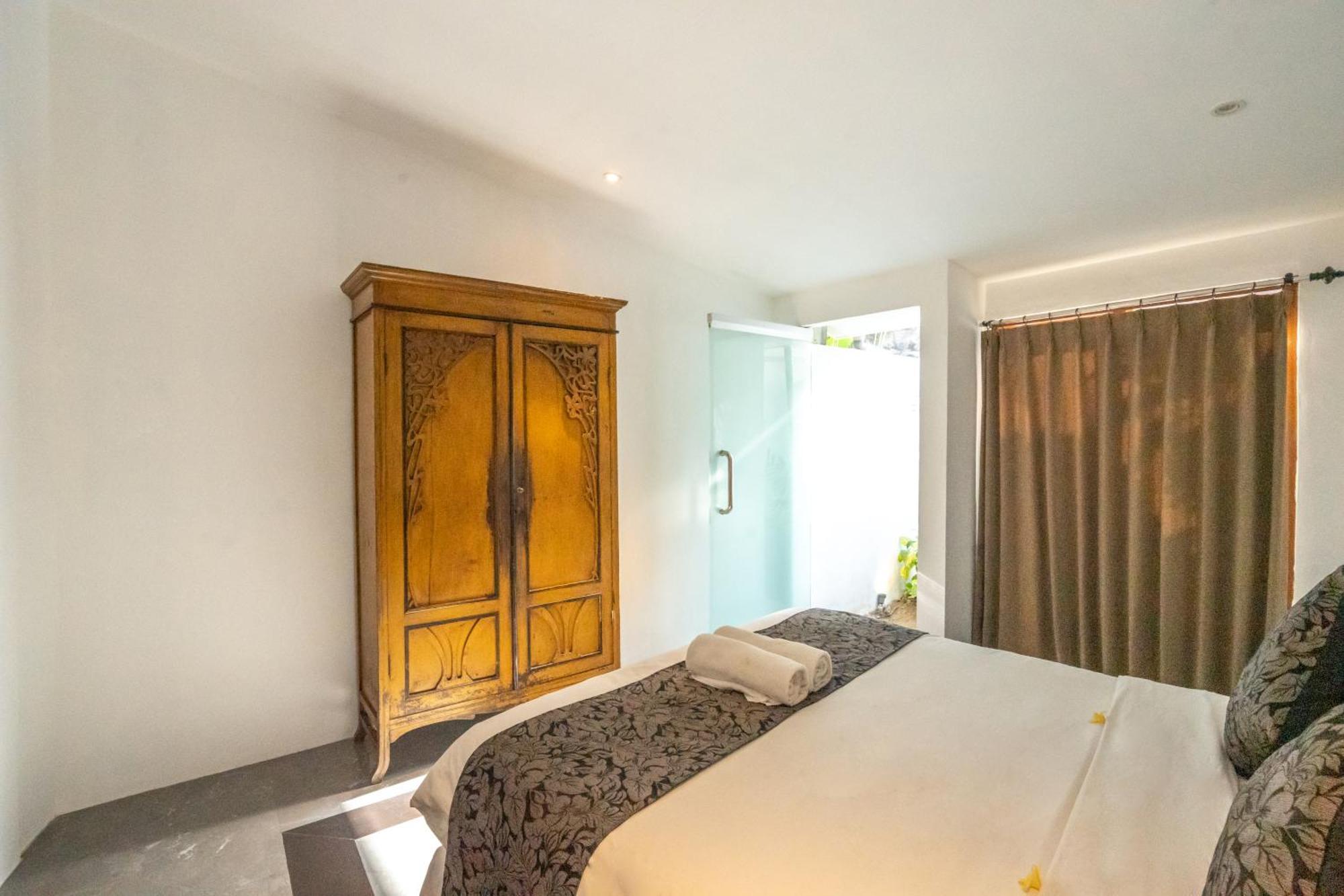 Villa Etnik Seminyak Bagian luar foto