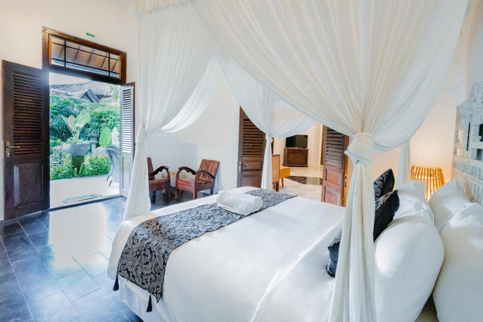 Villa Etnik Seminyak Bagian luar foto