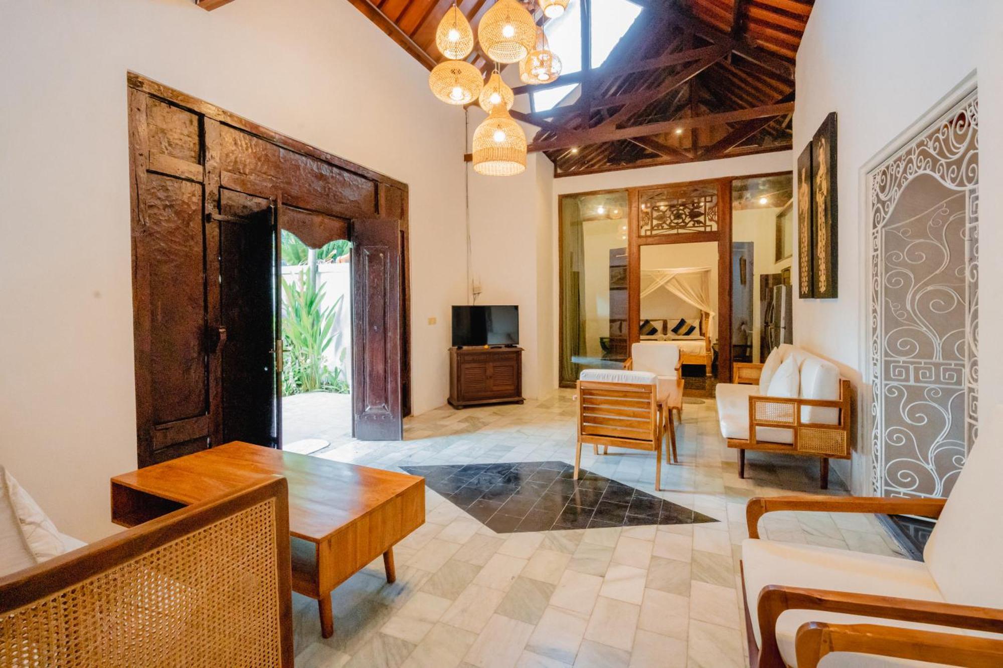 Villa Etnik Seminyak Bagian luar foto