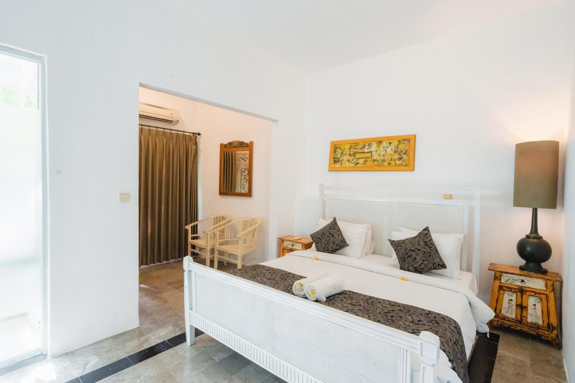Villa Etnik Seminyak Bagian luar foto