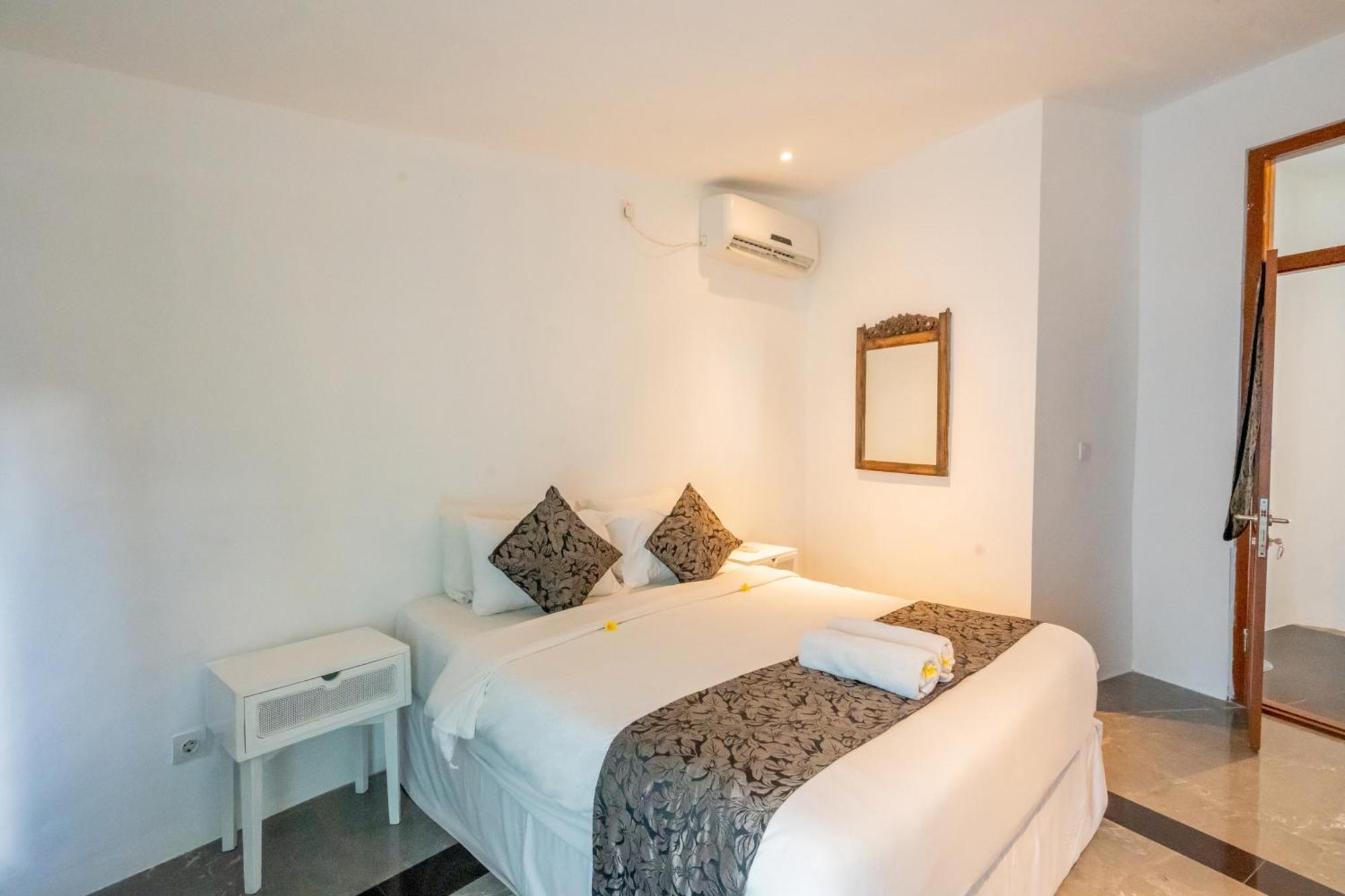 Villa Etnik Seminyak Bagian luar foto