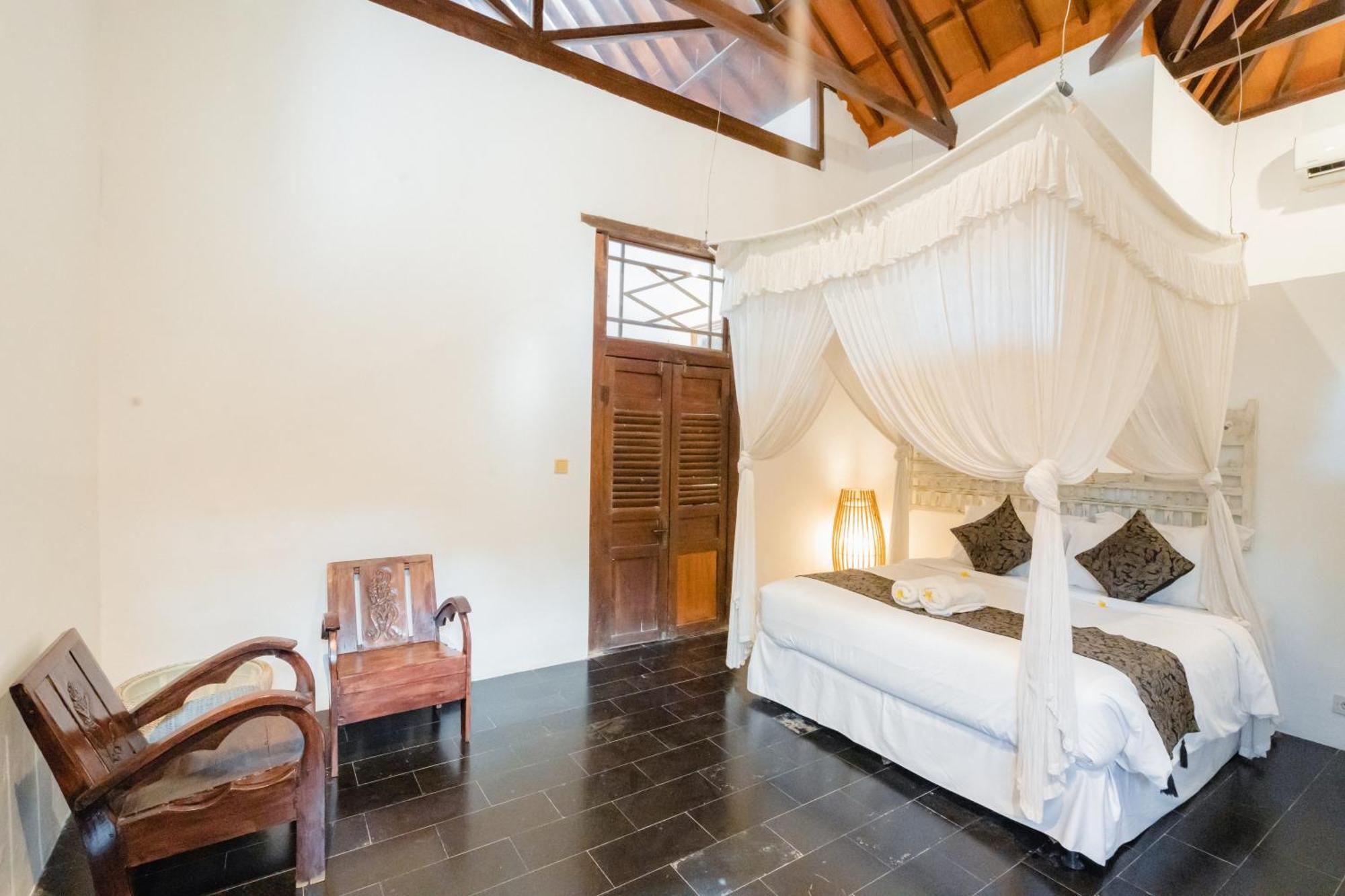 Villa Etnik Seminyak Bagian luar foto